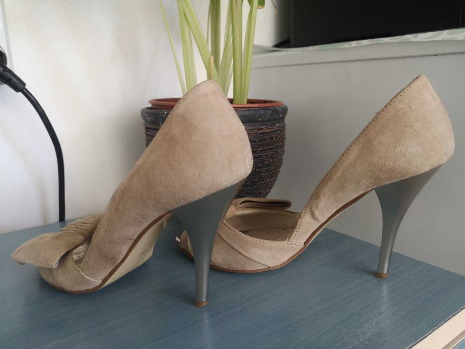 Обувки на ток -от Естествен велур