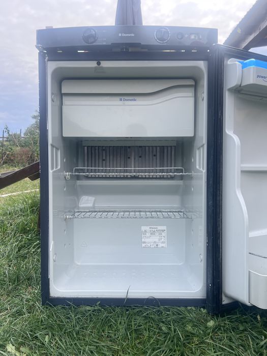 Frigider Rulota Dometic