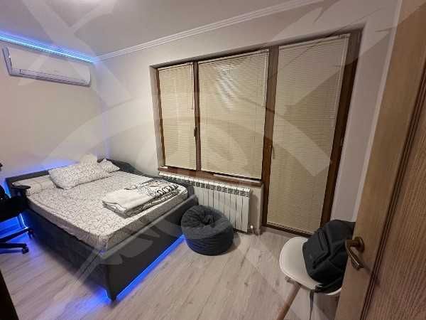 Продава се Четиристаен апартамент в Пловдив, Коматевски възел - 130 кв.м за 1616 €/кв.м - Снимка #4