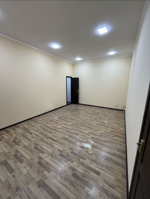 Недалеко от Паркентского базара. Боткина.2х комната офис в аренду!