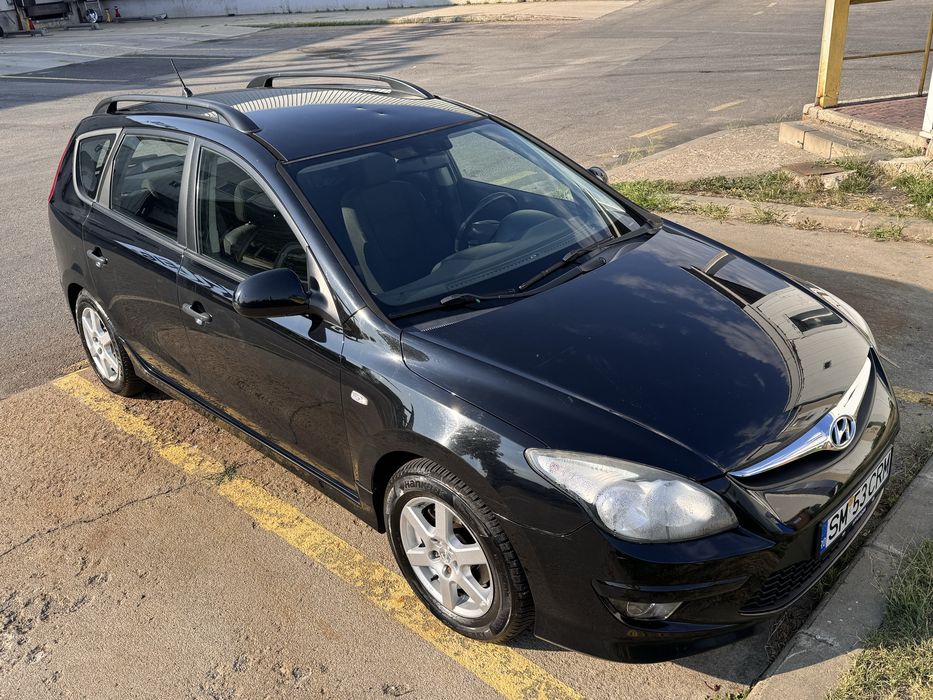 Hyundai i30, 1.4 benzina tip break, foarte incapatoare! km putini!