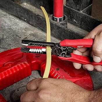 Промоция!Комбинирани клещи Milwaukee 230 mm 7в1 Milwaukee