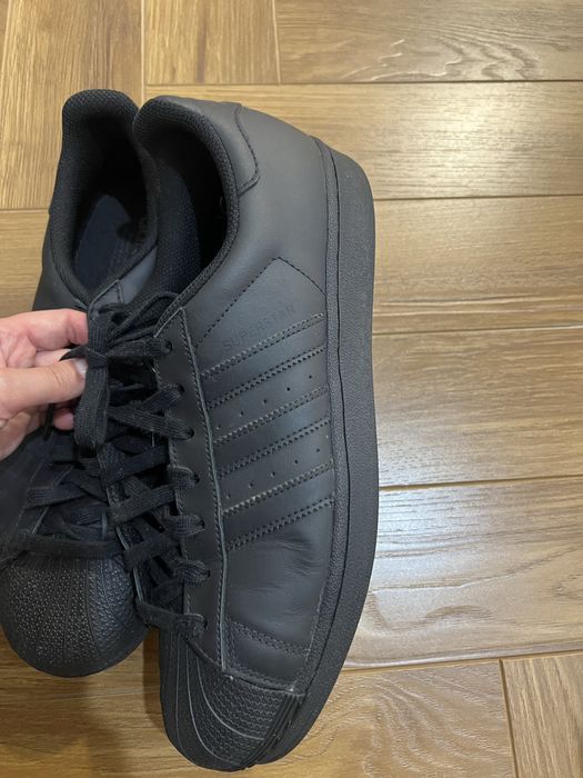 Продам кроссовки оригинал Adidas