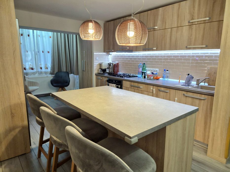 De vanzare, Apartament 4 camere Micro 17, Satu Mare
