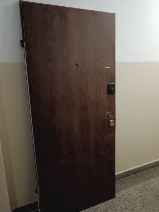 Метална врата 200/86