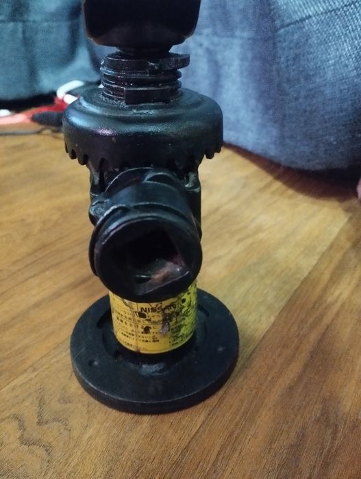 Домкрат японский продам.