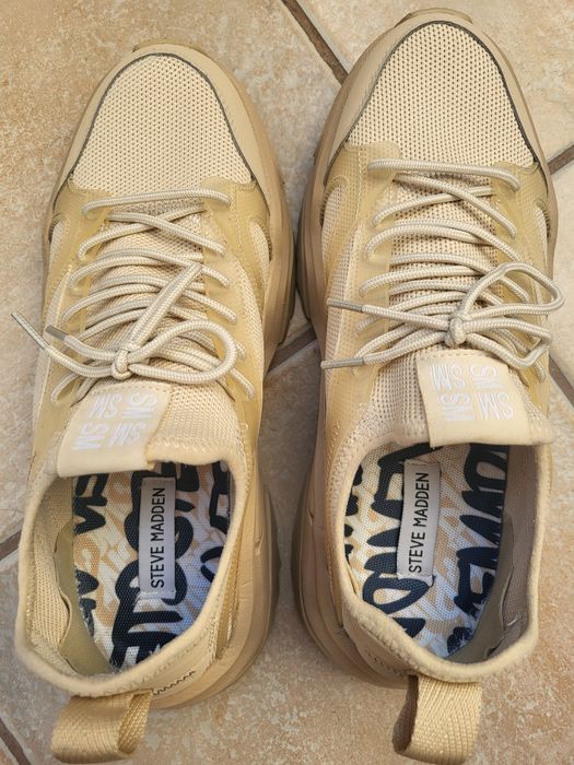 Papuci sport Steve Madden