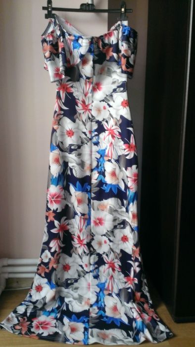 rochie model floral