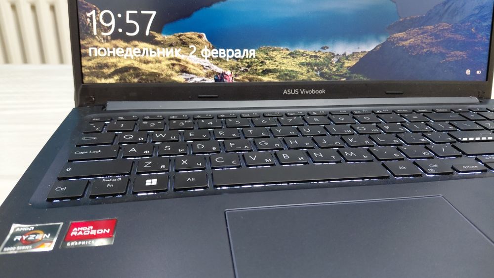 ASUS VivoBook 15