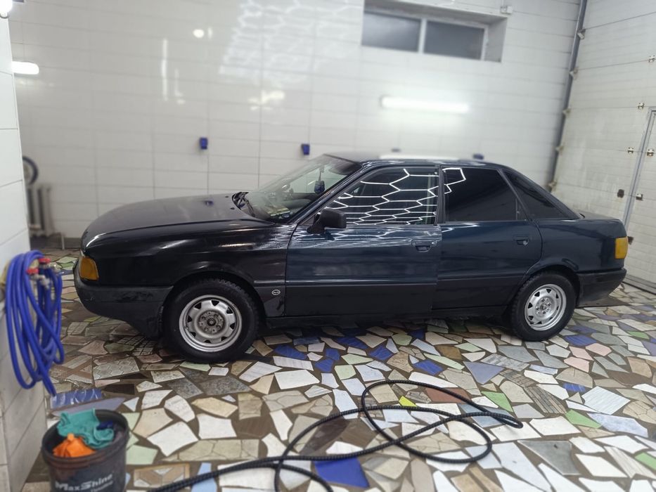 Ауди 80 на ходу