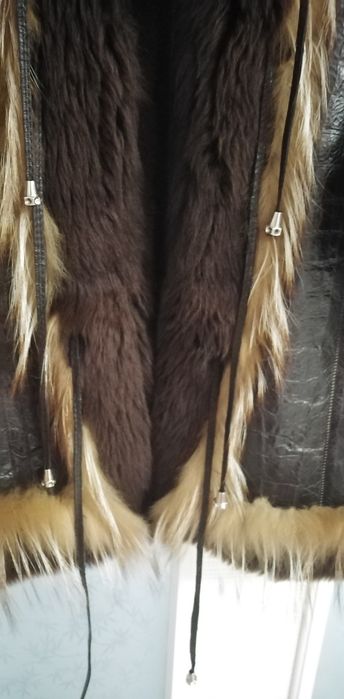 Кожено палто с естествен косъм