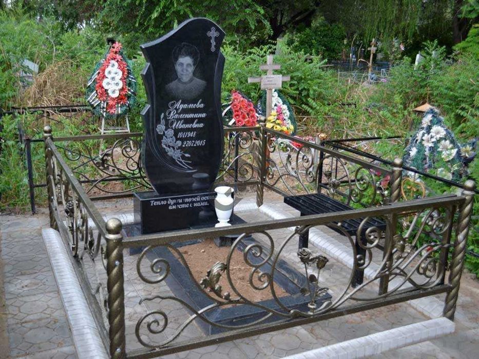 Изготовление гранитных памятников на могилу, оград оградок