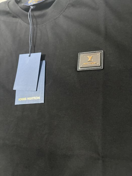 Мъжки тениски S и М размер