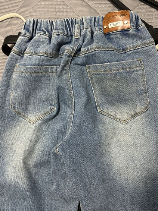 Продам джинсовые и классические брюки