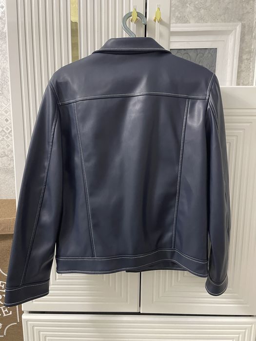 Teri kurtkasi to’q ko’k rangli