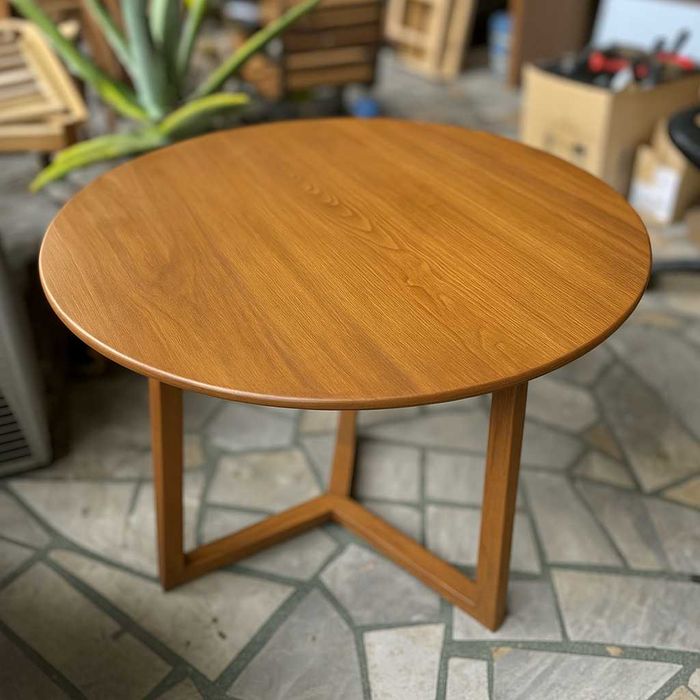 Трапезна Маса от Масивна Дървесина