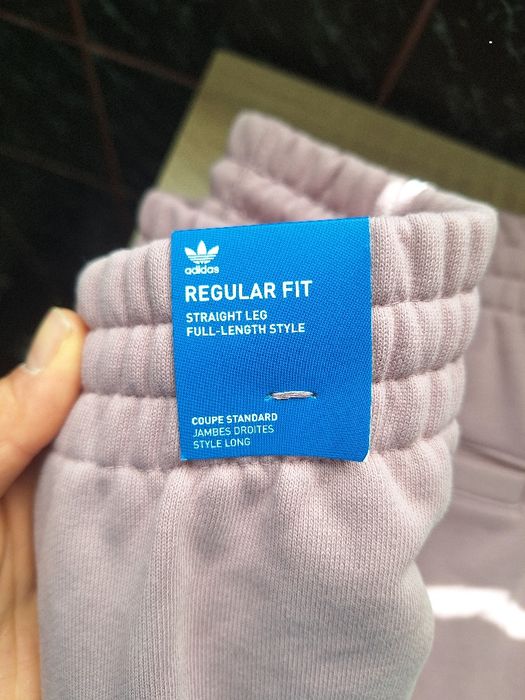 Ново долнище адидас