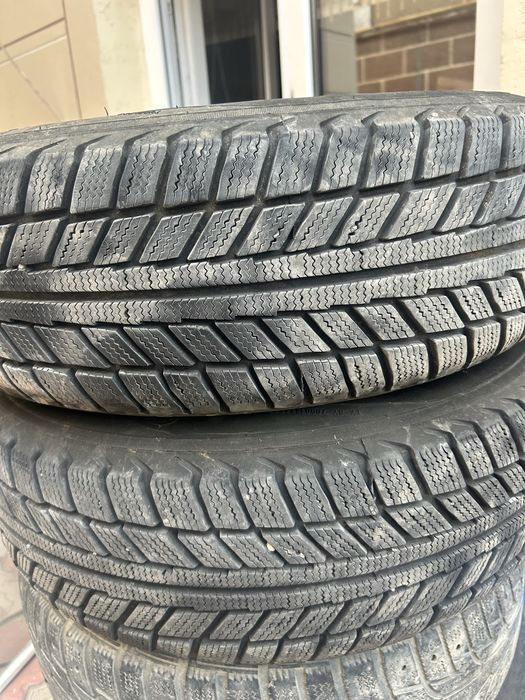 Продам комплект Зимный шины