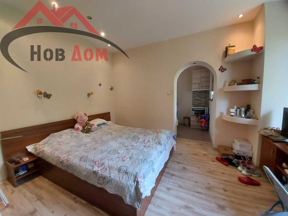 Дава се под наем Едностаен апартамент в Велико Търново, Център - 25 кв.м за 178.5 € - Снимка #1