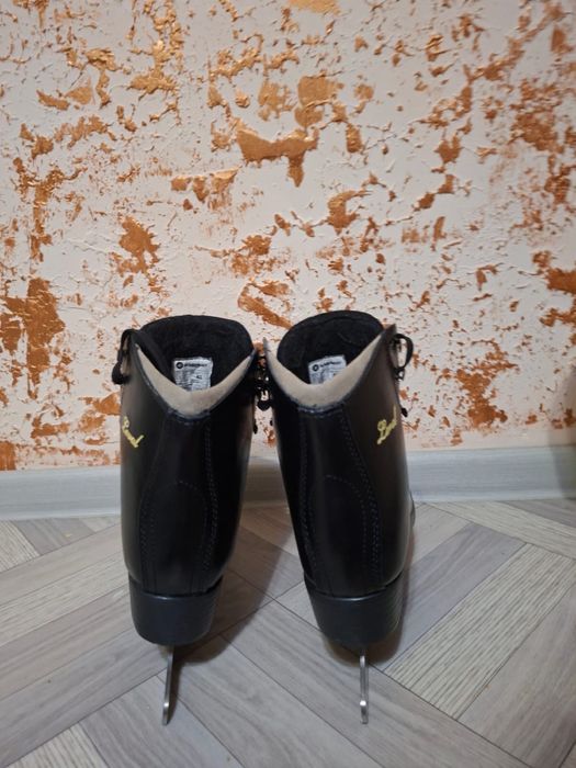 Коньки    39-41. р