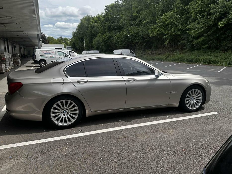 Bmw seria 740d 2011