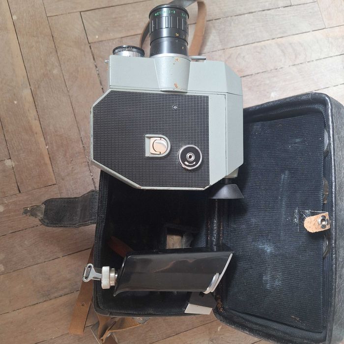 Съветска 8-милиметрова филмова камера Quarz 5