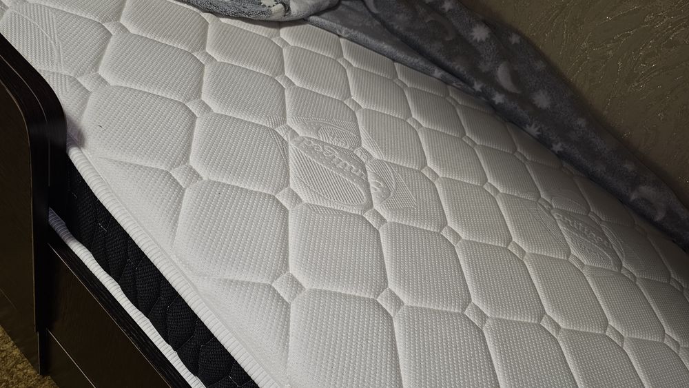 Продам двухярусную кровать