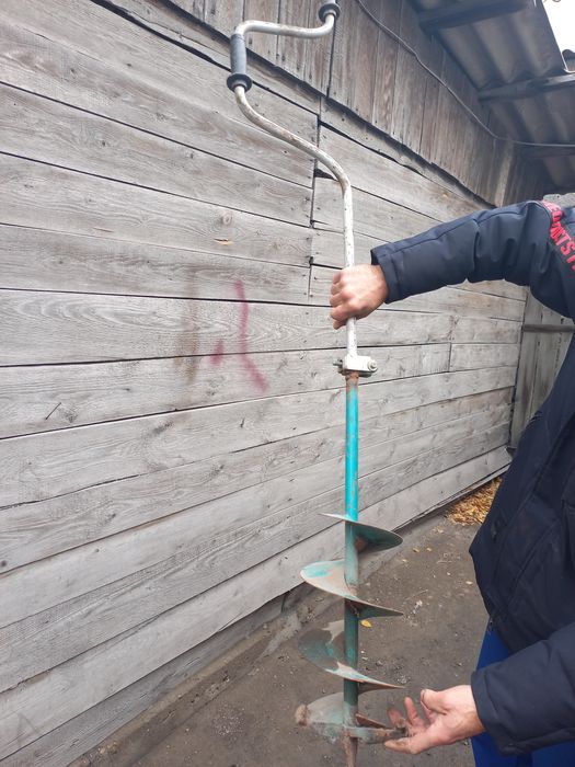 Продам ледоруб. В хорошем состоянии.