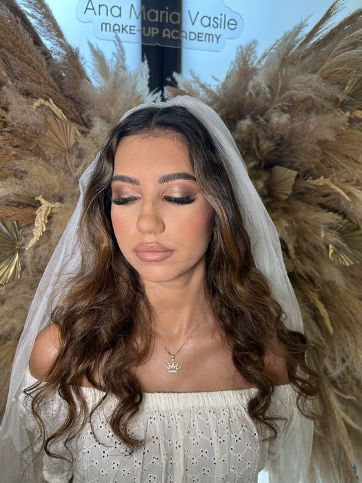 Machiaj profesional (makeup artist cu diploma acreditata)