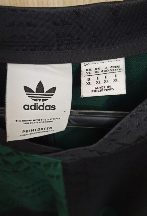 Adidas skateboarding long sleeve / Adidas adventure hoodie