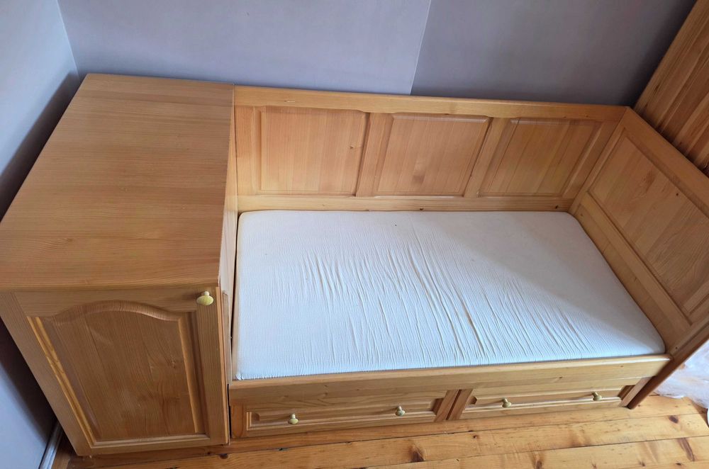 Детско дървено легло