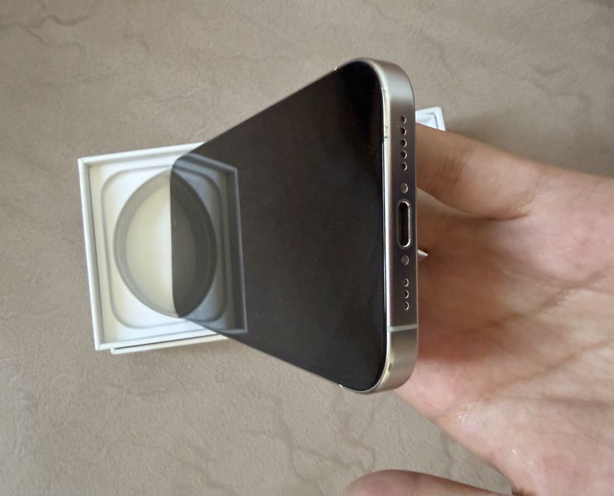 Iphone 15 pro белый