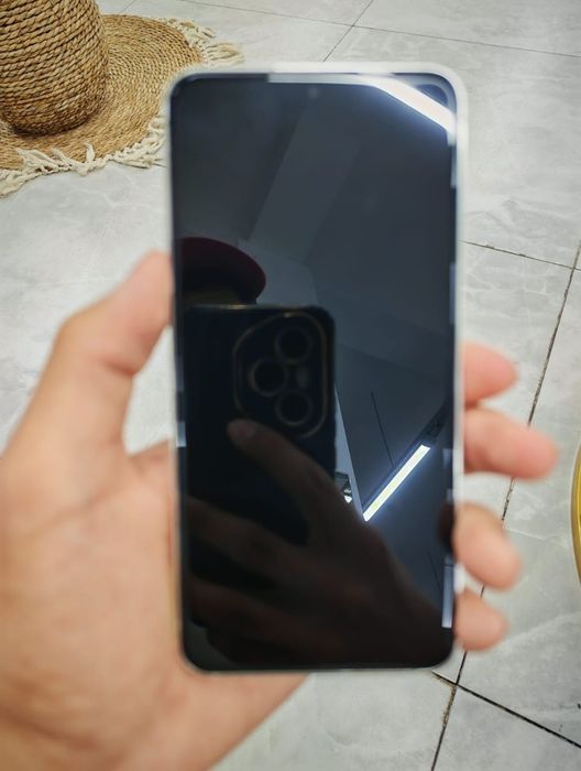 Samsung galaxy S23
Телефон без