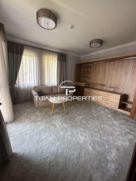Двуетажна Къща с панорамен изглед към морето в гр. Свети Влас.