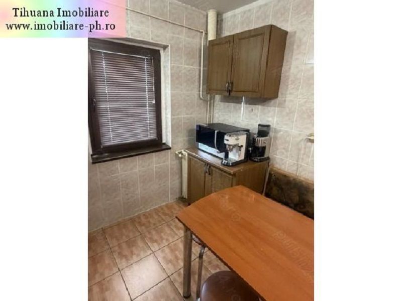Apartament 3 camere de vanzare : 9 Mai-(Padina)