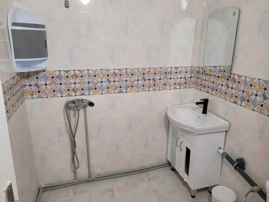 Продавам едностаен апартамент до Ред Кафе