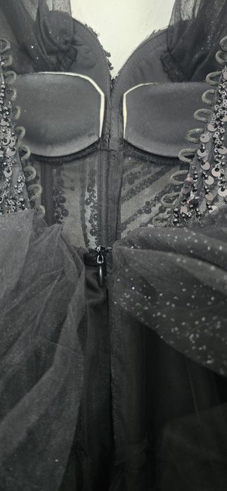 Бална рокля , Дантела