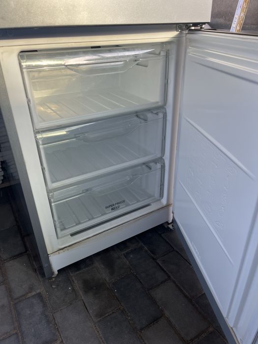Холодильник indesit
