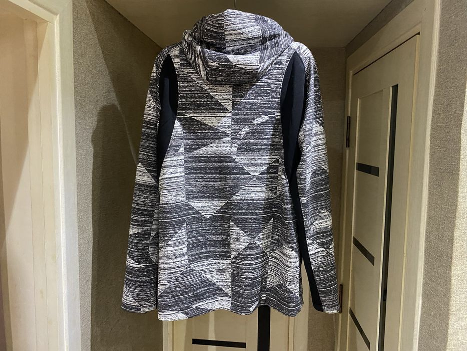 * ветровка NIKE почти новая стильная комфортная размер 50-52