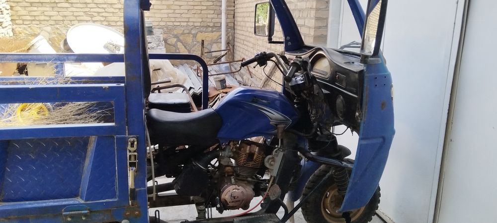 Lochin kup yurmagan 1 yildan beri yotiipti usti yozilgan edi