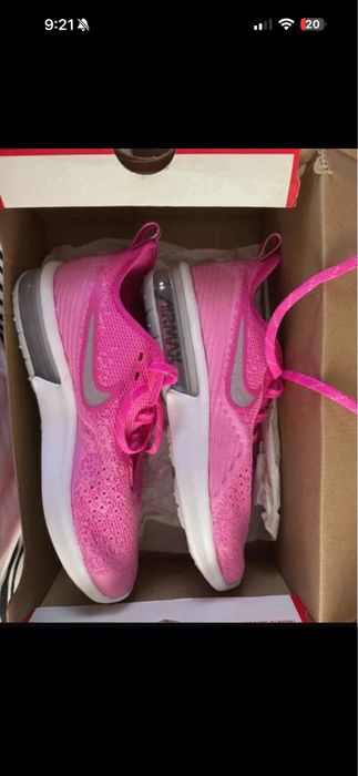 Adidasi Nike  Air marimea 38,5