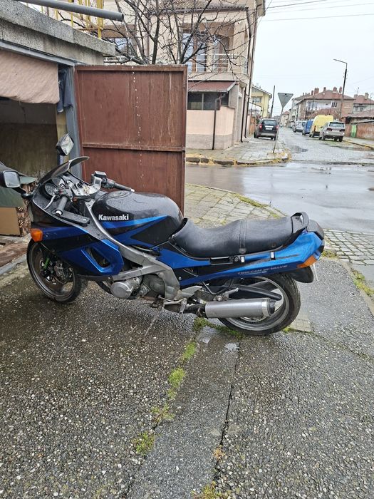 Продава се Kawasaki ZZR 400
