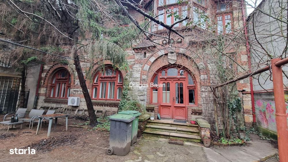 Calea Victoriei // Parter // Curte comuna