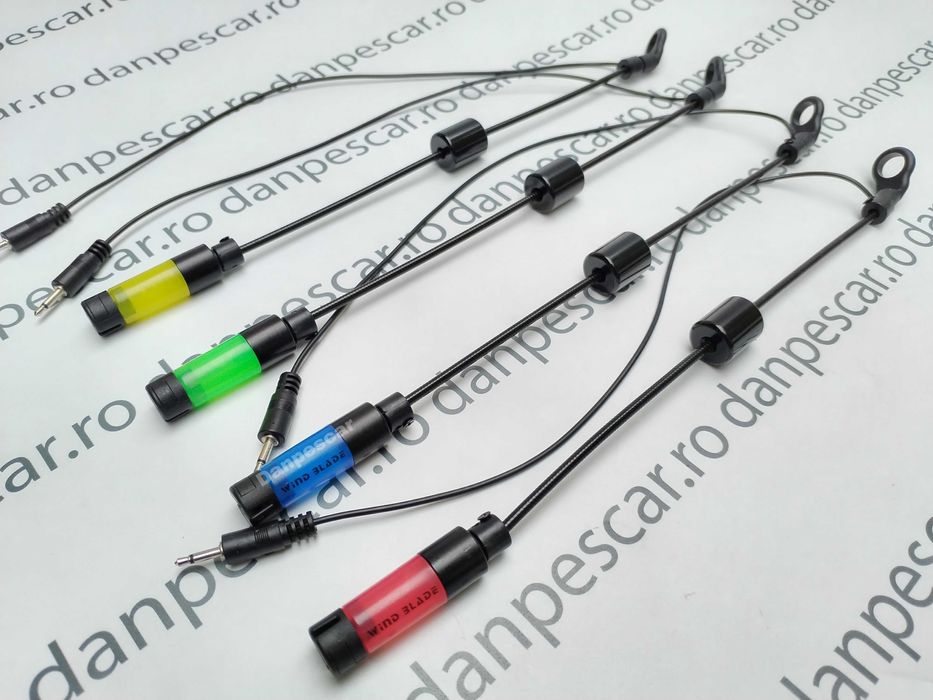 Set 4 Hangere Wind Blade IN P7 cu iliminare si bile magnetice