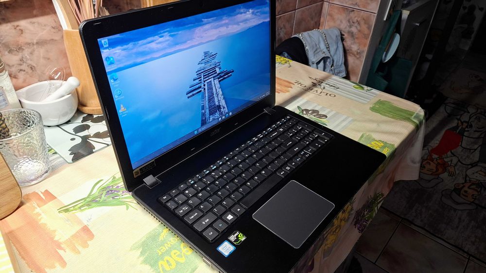 Laptop Acer Aspire F5-573G – i5, 16GB RAM, GTX 950M 4GB