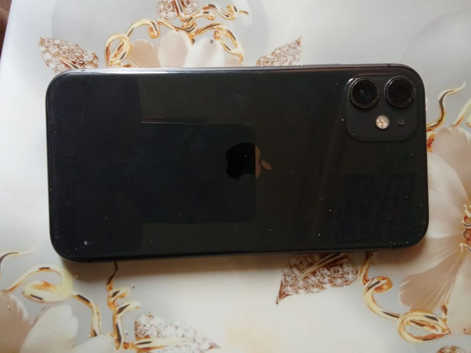 Продам iPhone 11