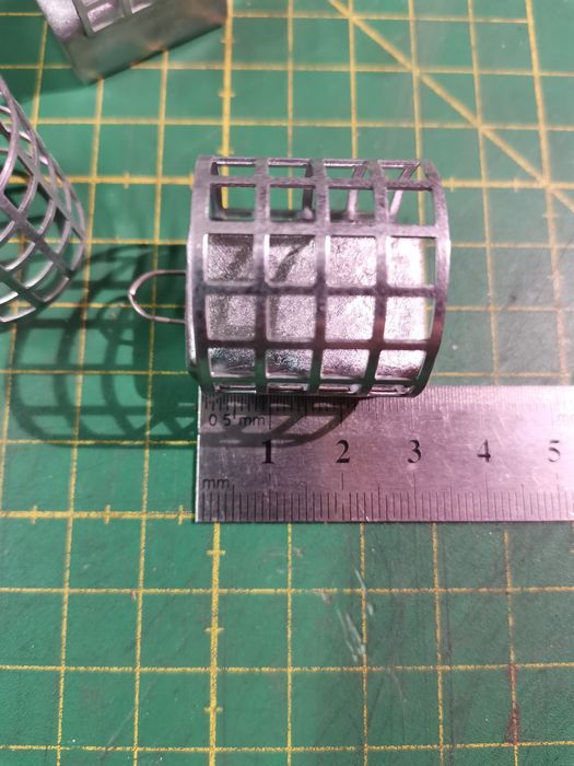 Vind cosulete feeder.