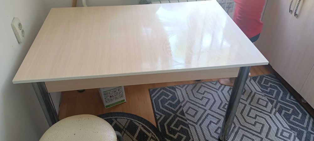 Стол для кухни,,