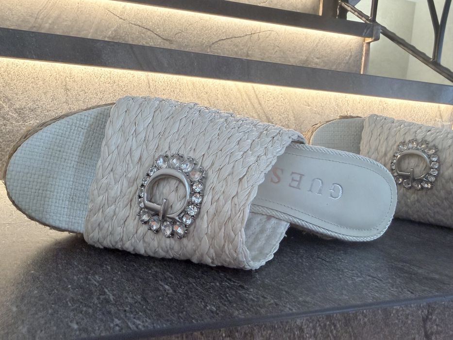 Летни плетени чехли guess