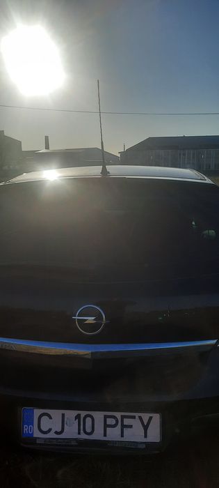 Vând Opel astra anstare bună 2009 și la combinați
